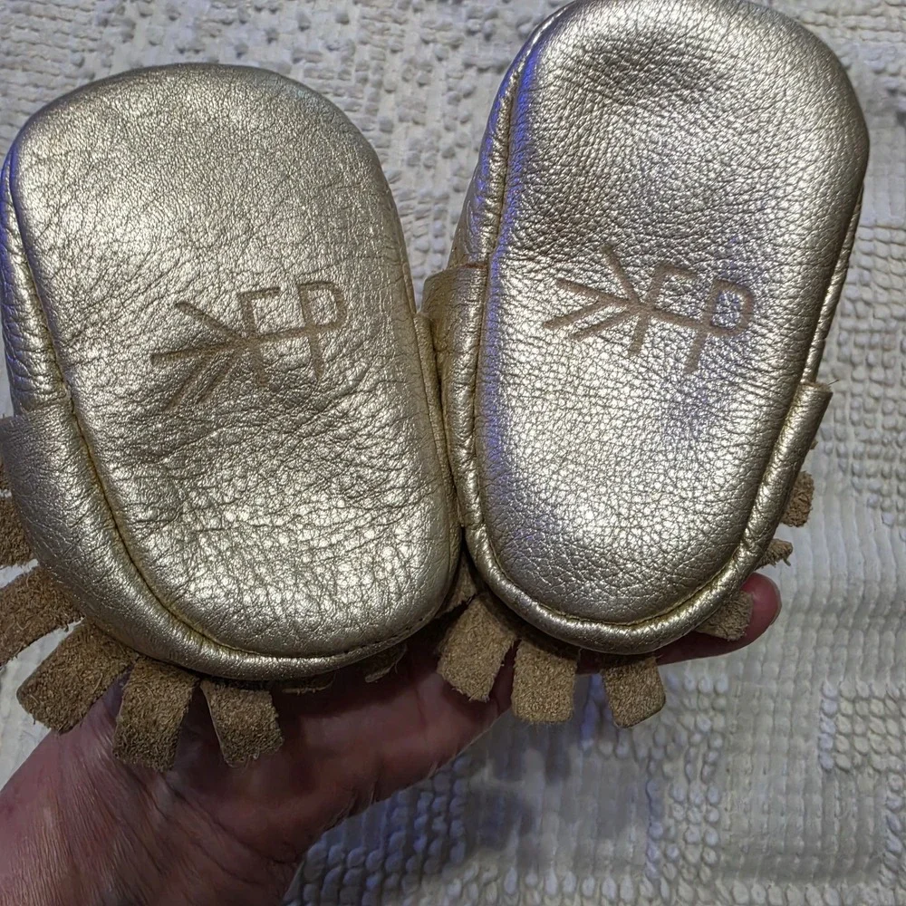 Freshly Picked Gold Tone Moccasins Shoes Baby Size 1 Hippie Baby